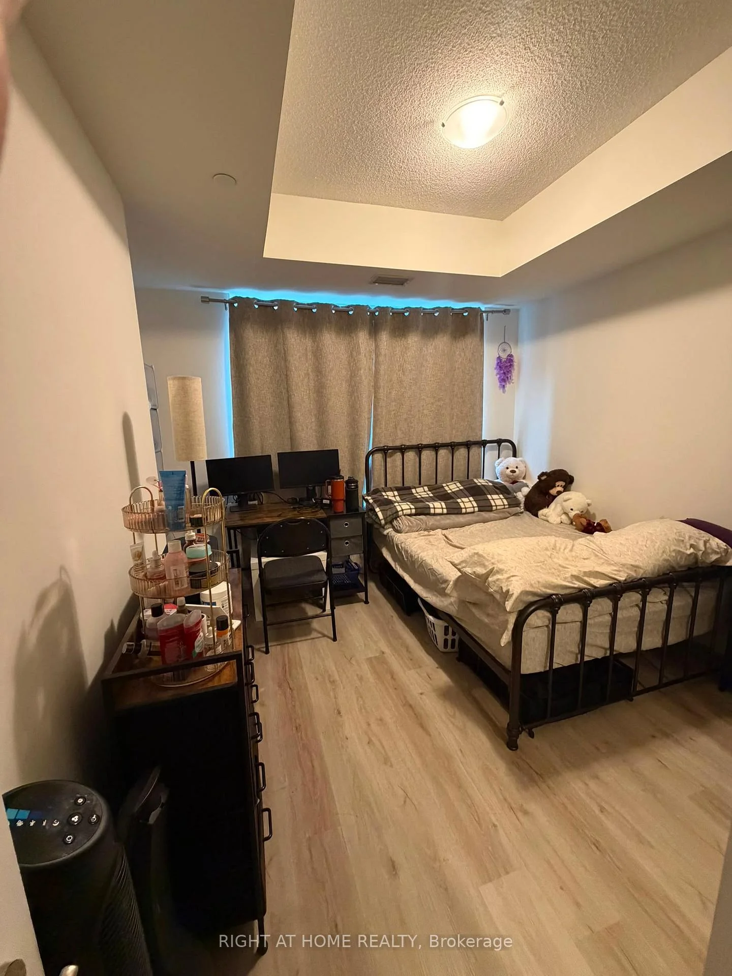 Photo 27 of Unit 1402, 33 Erie Avenue, Brantford, Eagle Place West — HOMEH