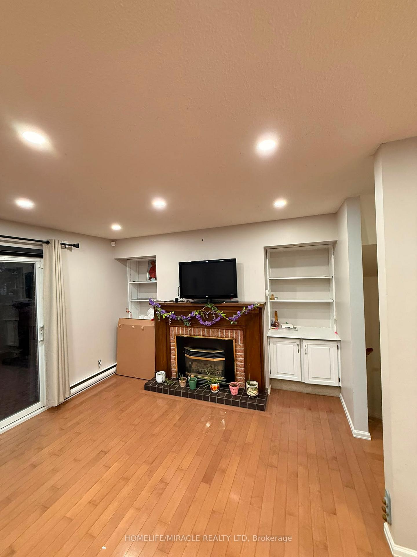 Photo 5 of Unit 48, 115 Wright Crescent, Kingston, Central City East — HOMEH
