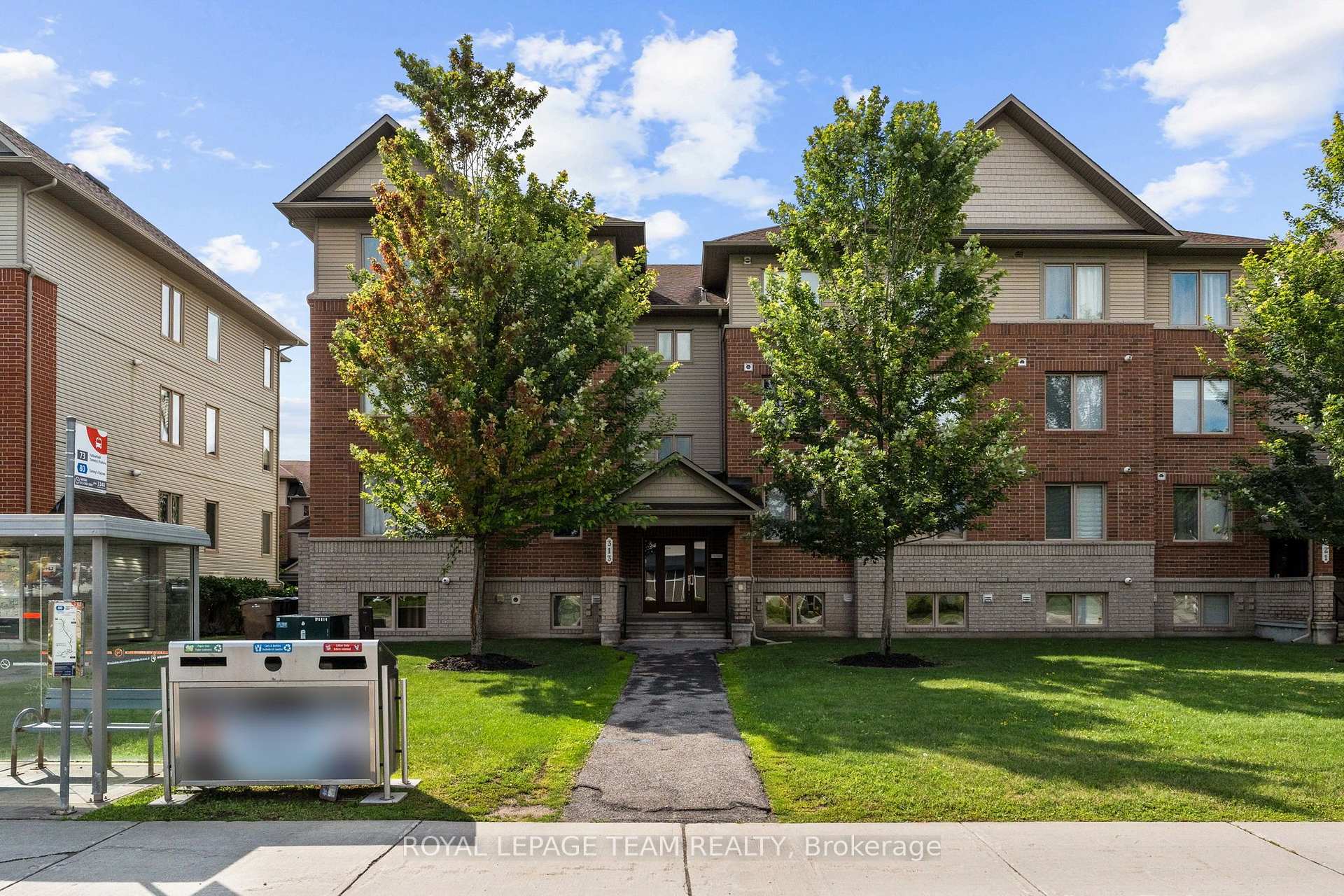 Photo 2 of Unit 2, 313 Cresthaven Drive, Ottawa, Barrhaven East — HOMEH