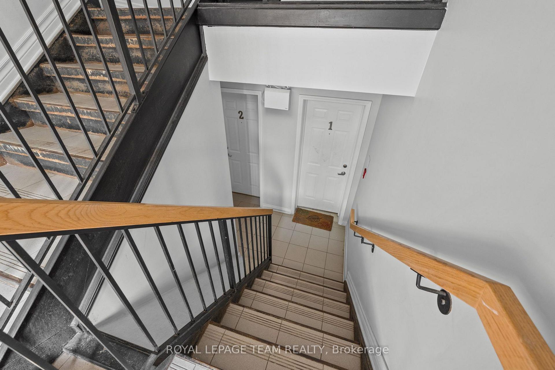 Photo 7 of Unit 2, 313 Cresthaven Drive, Ottawa, Barrhaven East — HOMEH