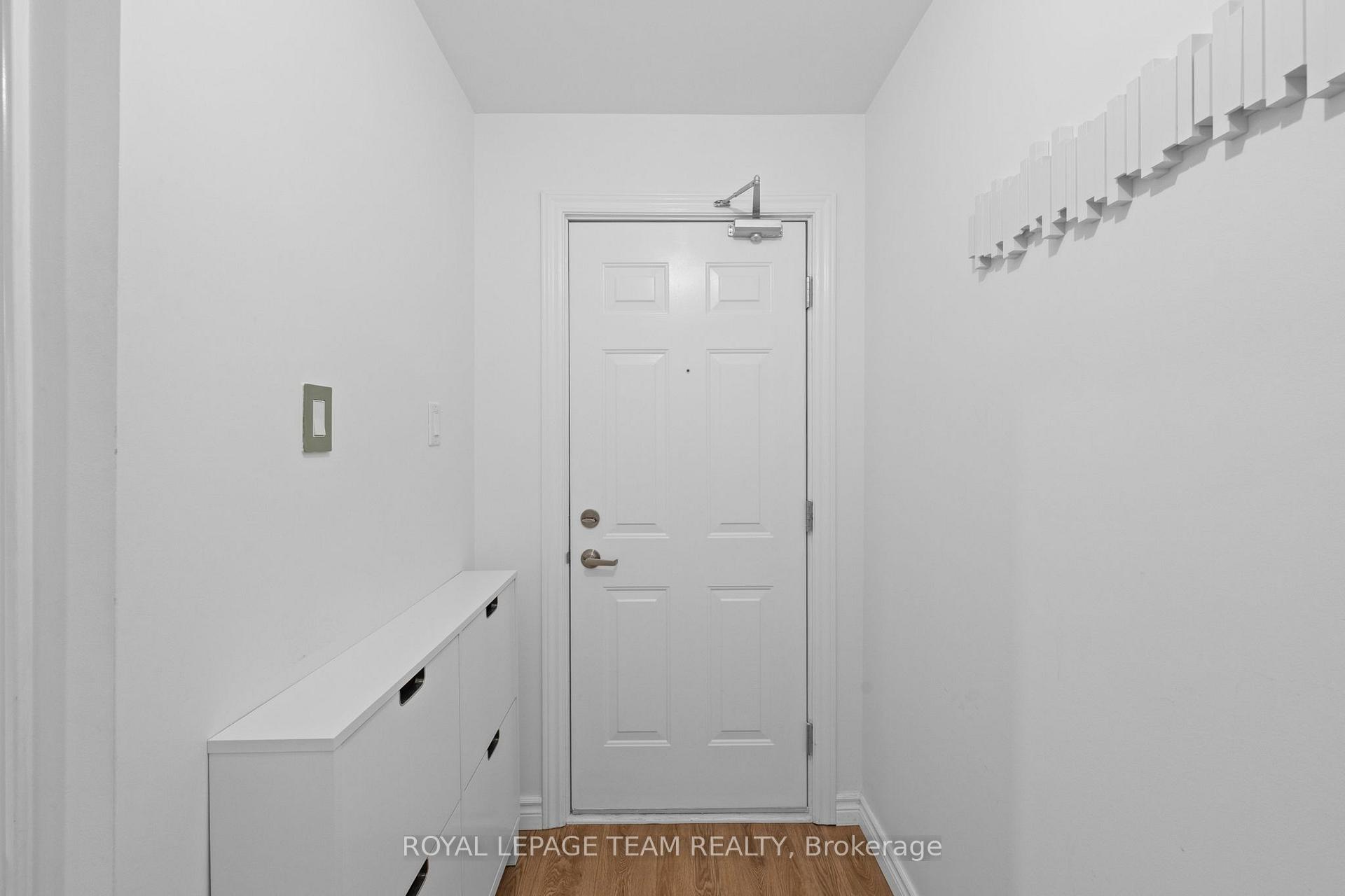 Photo 10 of Unit 2, 313 Cresthaven Drive, Ottawa, Barrhaven East — HOMEH