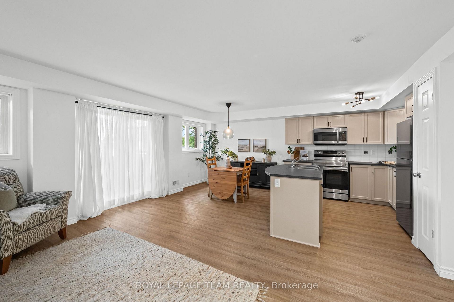 Photo 13 of Unit 2, 313 Cresthaven Drive, Ottawa, Barrhaven East — HOMEH