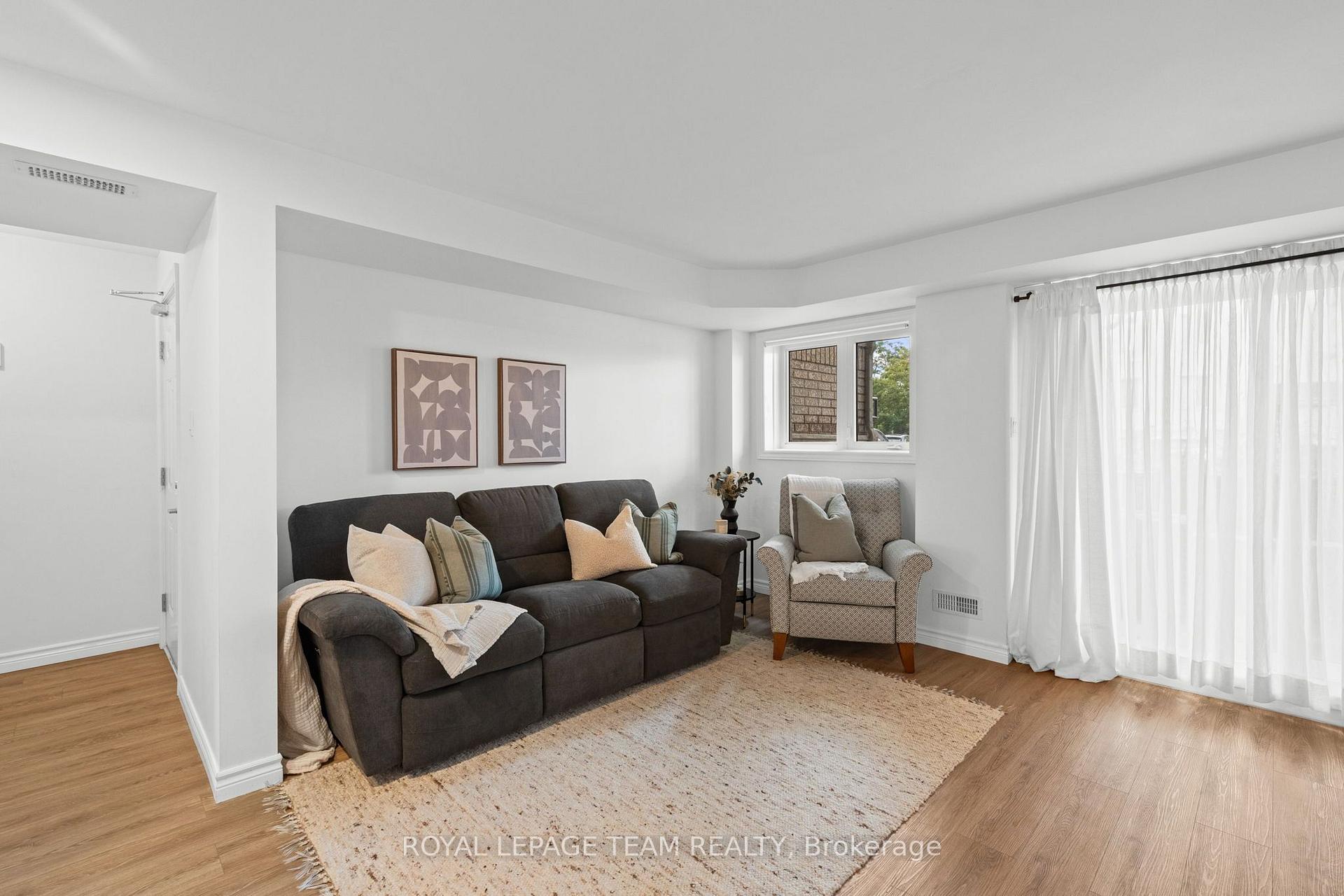 Photo 15 of Unit 2, 313 Cresthaven Drive, Ottawa, Barrhaven East — HOMEH