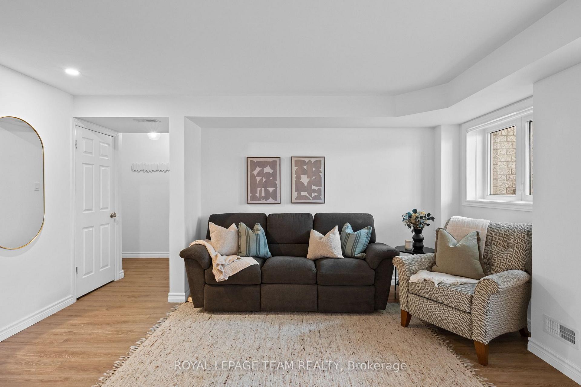 Photo 17 of Unit 2, 313 Cresthaven Drive, Ottawa, Barrhaven East — HOMEH