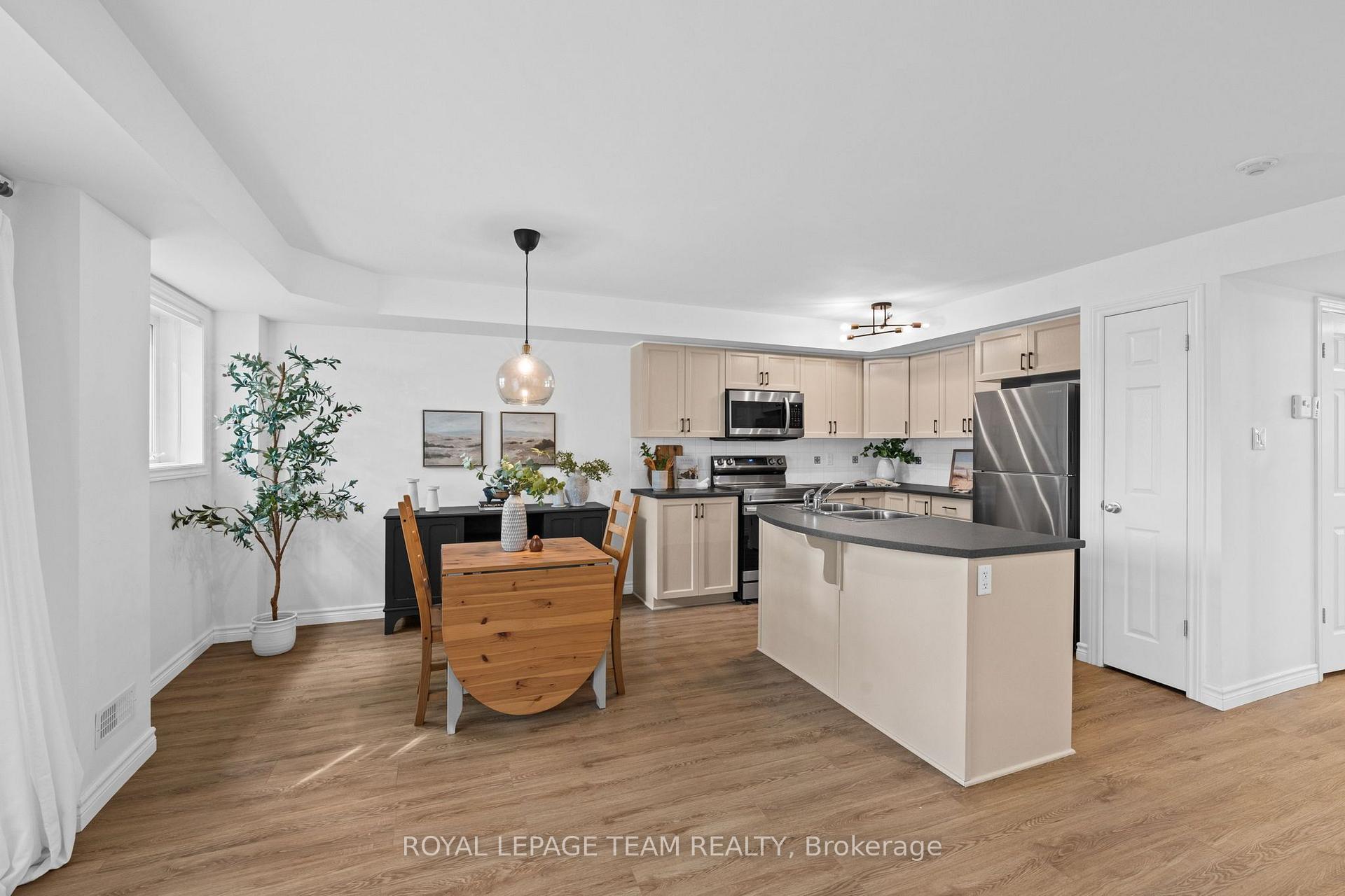Photo 18 of Unit 2, 313 Cresthaven Drive, Ottawa, Barrhaven East — HOMEH