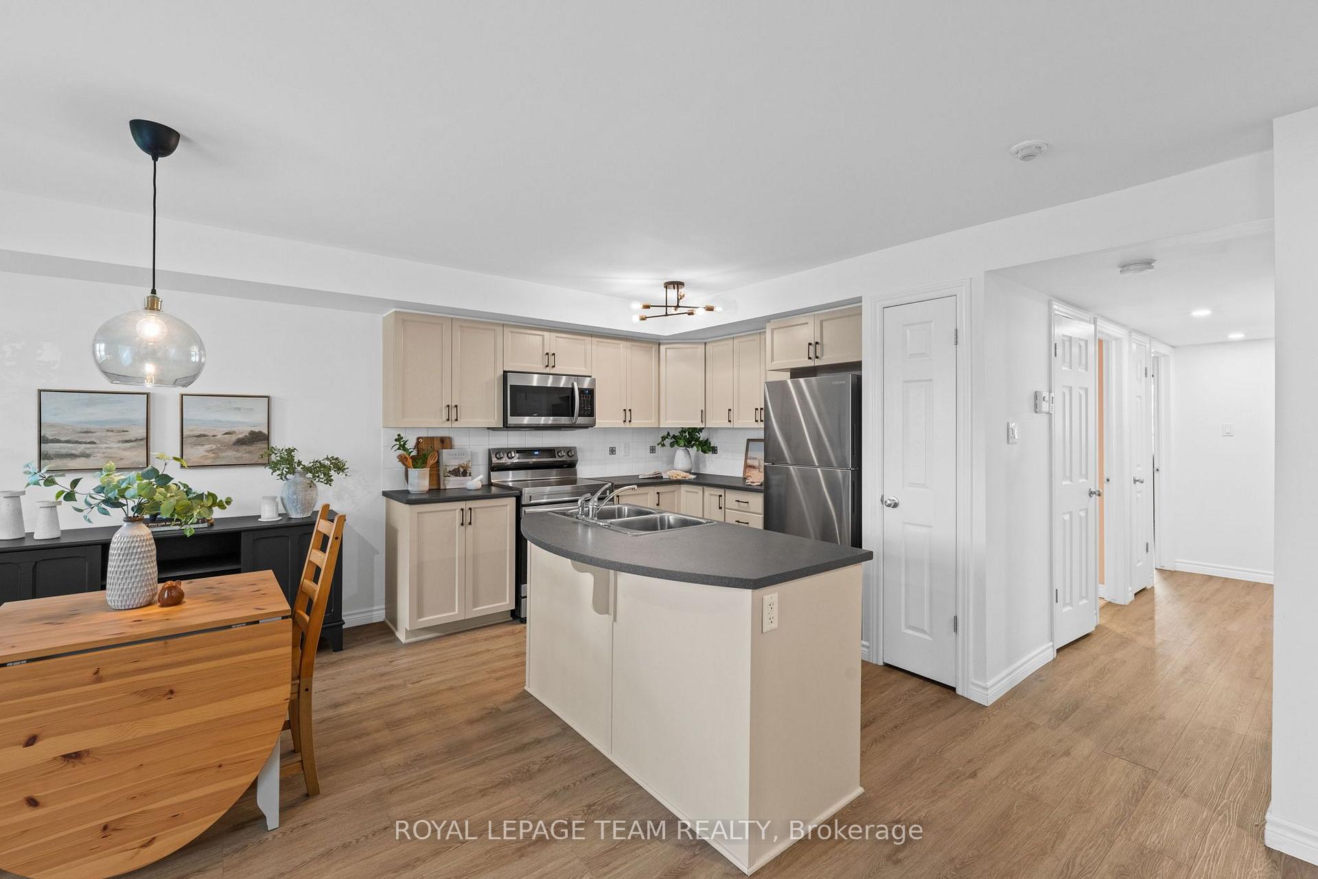 Photo 19 of Unit 2, 313 Cresthaven Drive, Ottawa, Barrhaven East — HOMEH