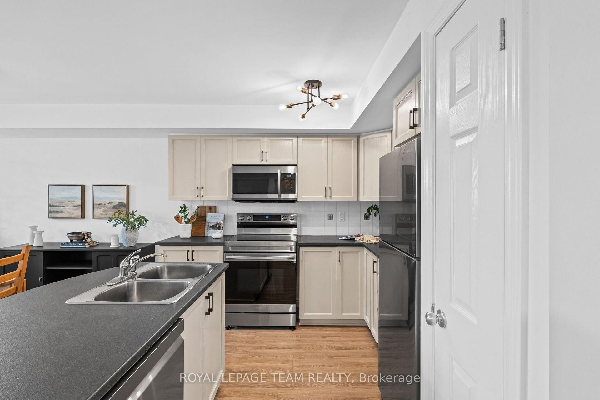 Photo 20 of Unit 2, 313 Cresthaven Drive, Ottawa, Barrhaven East — HOMEH