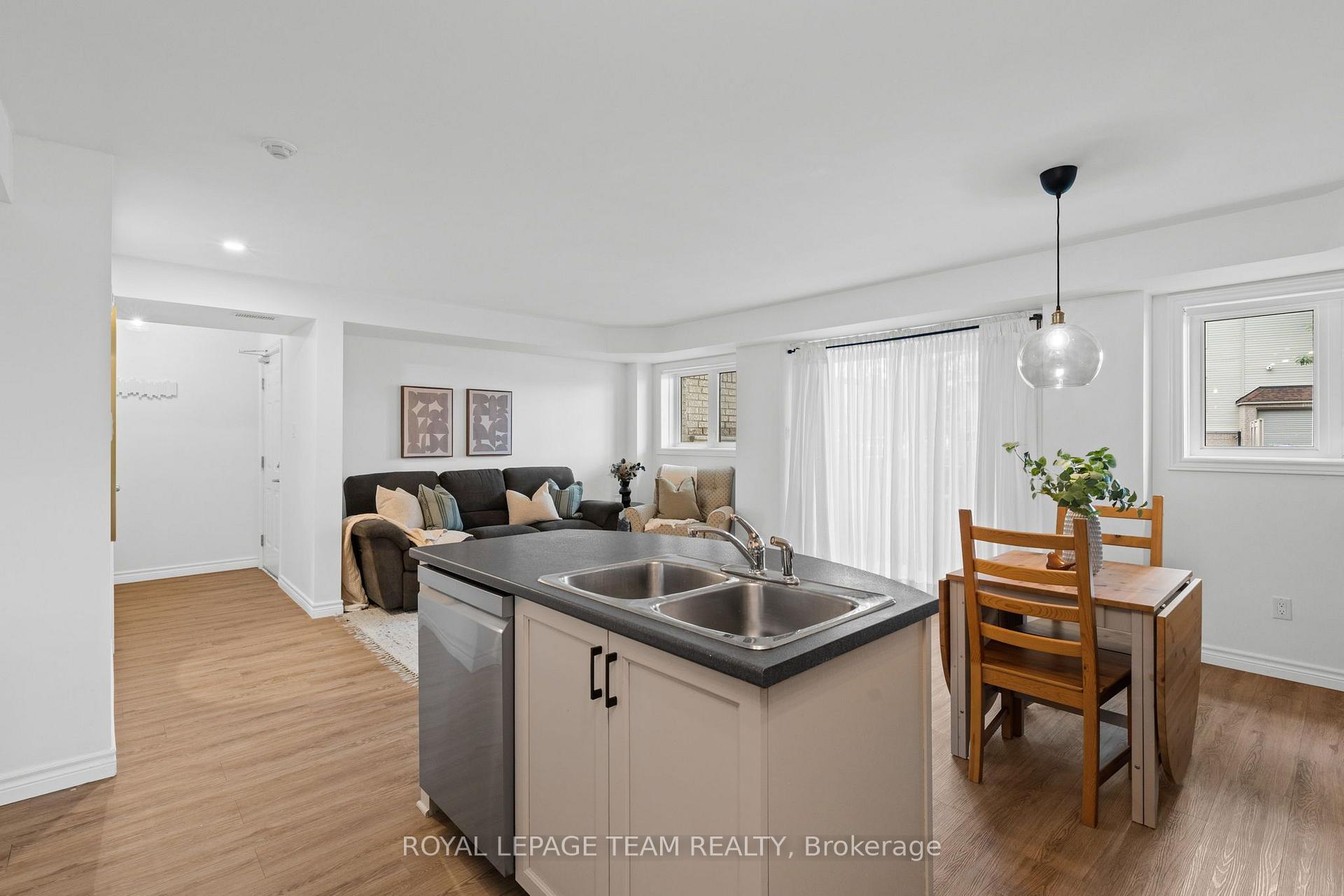 Photo 21 of Unit 2, 313 Cresthaven Drive, Ottawa, Barrhaven East — HOMEH