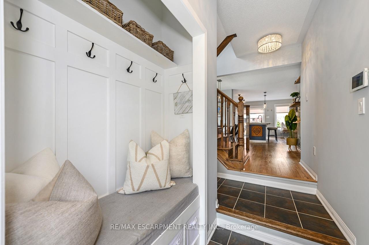 Photo 3 of 625 Gervais Terrace, Milton, Coates — HOMEH