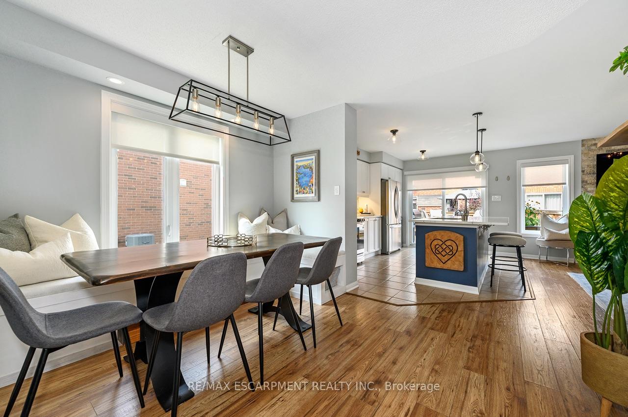 Photo 4 of 625 Gervais Terrace, Milton, Coates — HOMEH