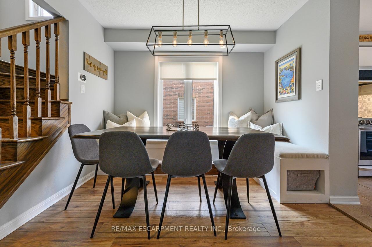 Photo 5 of 625 Gervais Terrace, Milton, Coates — HOMEH