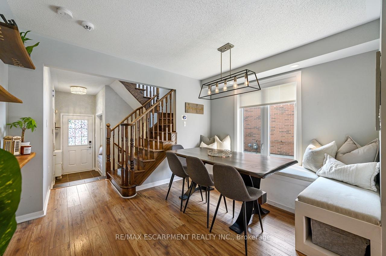 Photo 7 of 625 Gervais Terrace, Milton, Coates — HOMEH