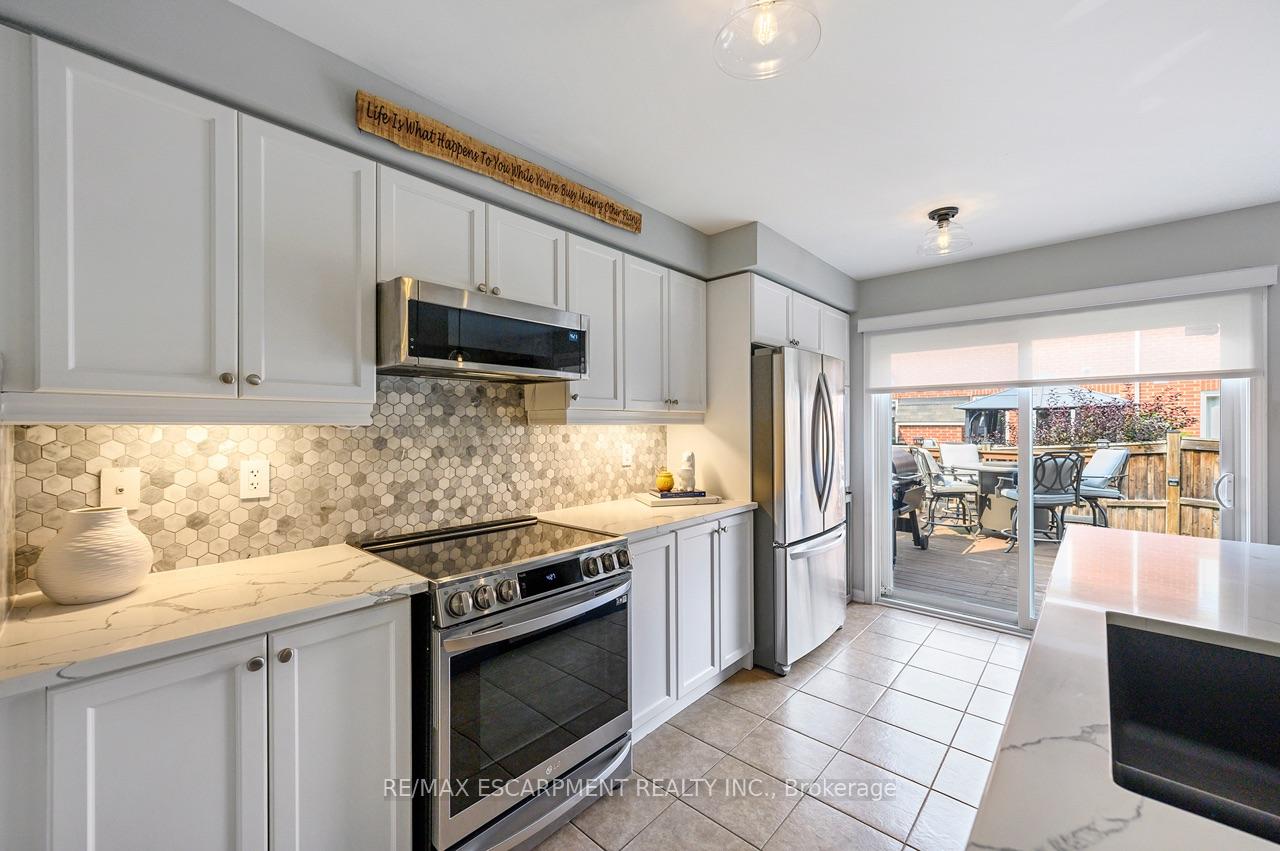 Photo 10 of 625 Gervais Terrace, Milton, Coates — HOMEH