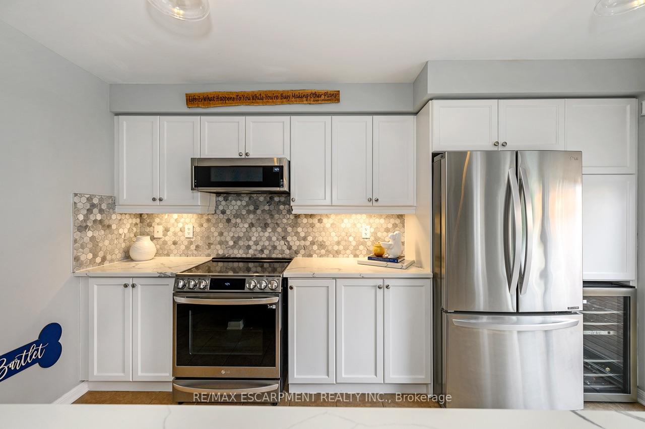 Photo 11 of 625 Gervais Terrace, Milton, Coates — HOMEH