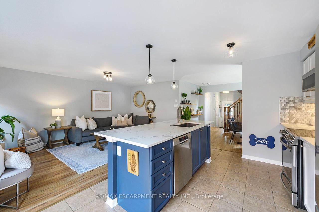 Photo 12 of 625 Gervais Terrace, Milton, Coates — HOMEH