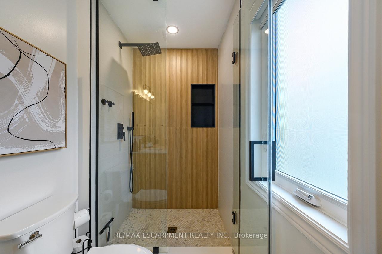 Photo 21 of 625 Gervais Terrace, Milton, Coates — HOMEH