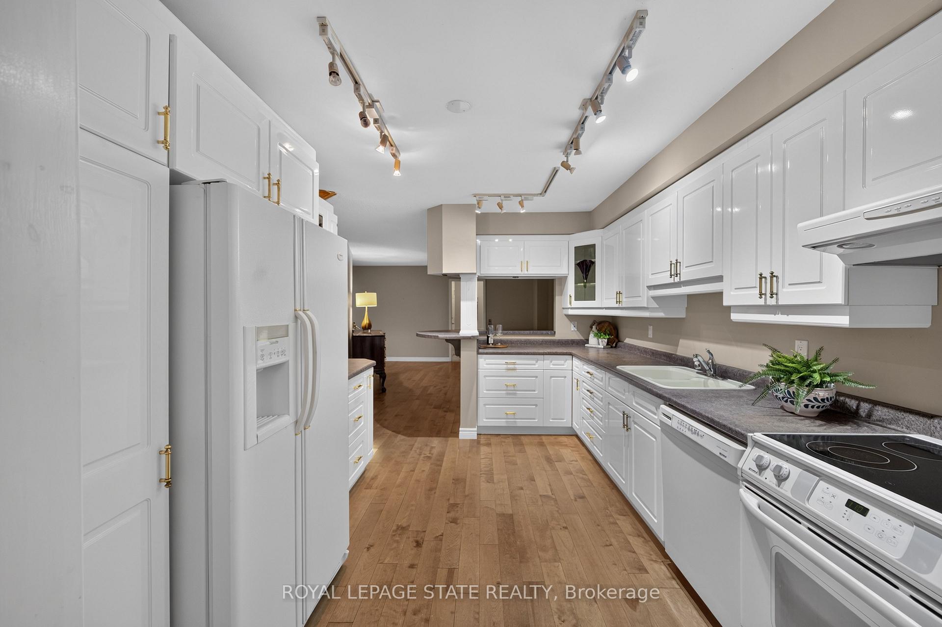 Photo 14 of Unit 11, 151 Mcniven Road, Hamilton, Ancaster — HOMEH