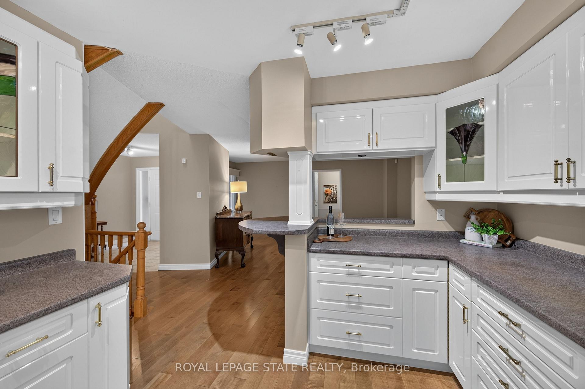 Photo 15 of Unit 11, 151 Mcniven Road, Hamilton, Ancaster — HOMEH