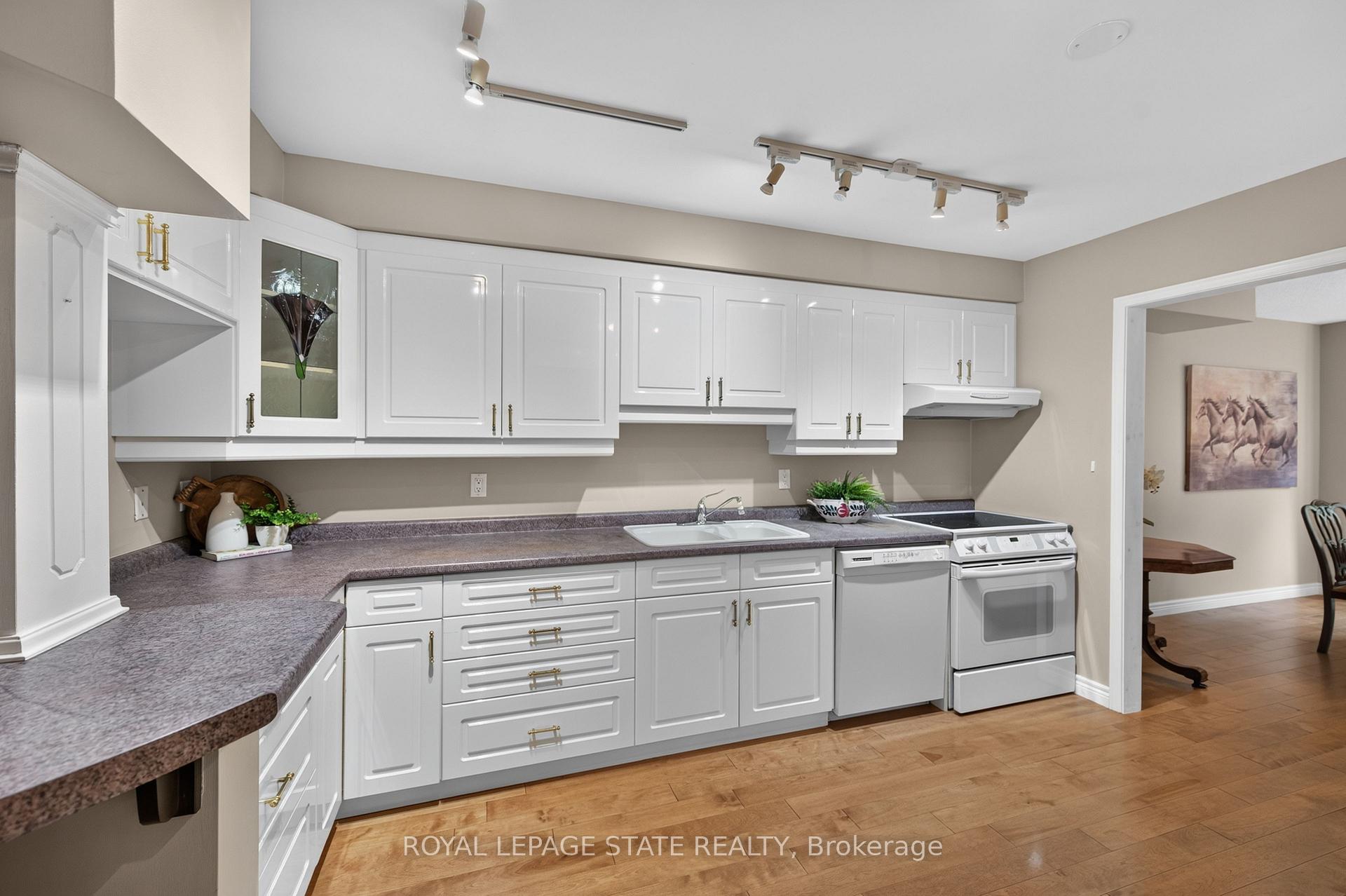 Photo 16 of Unit 11, 151 Mcniven Road, Hamilton, Ancaster — HOMEH