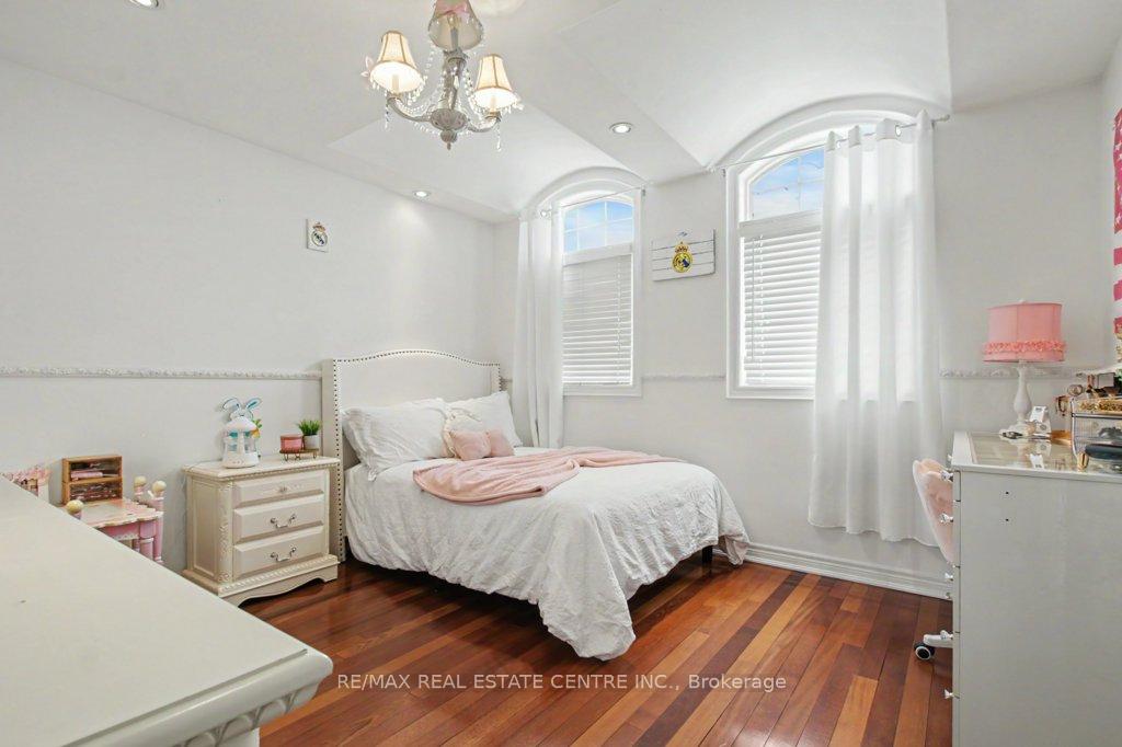 Photo 23 of 284 Normanhurst Avenue, Hamilton, Normanhurst — HOMEH