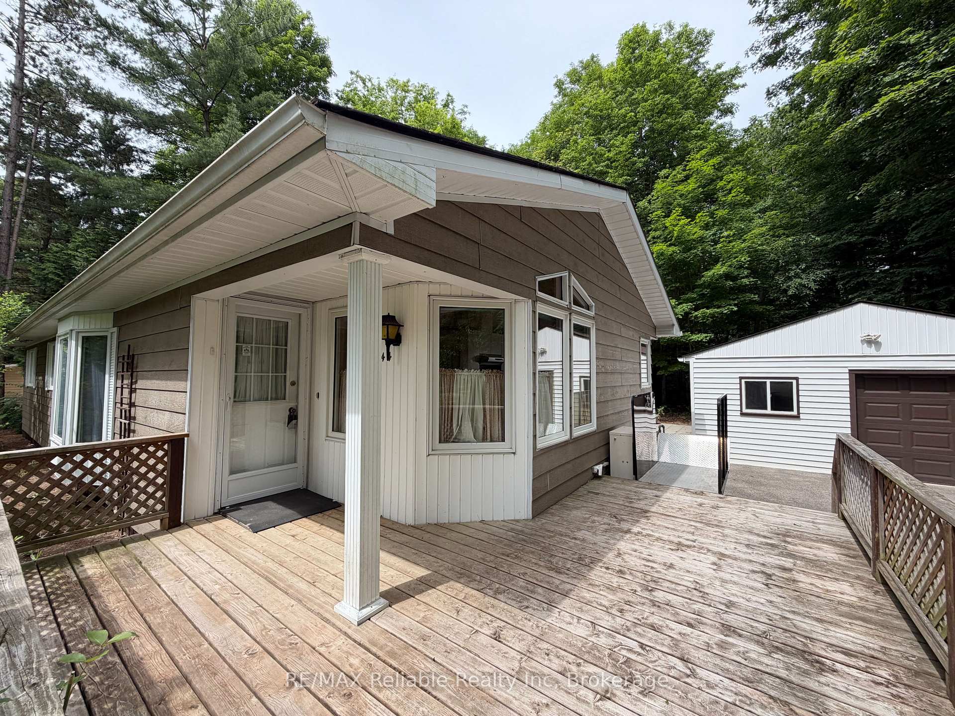 Photo 2 of 117 Tamarack Drive, Central Huron, Goderich — HOMEH