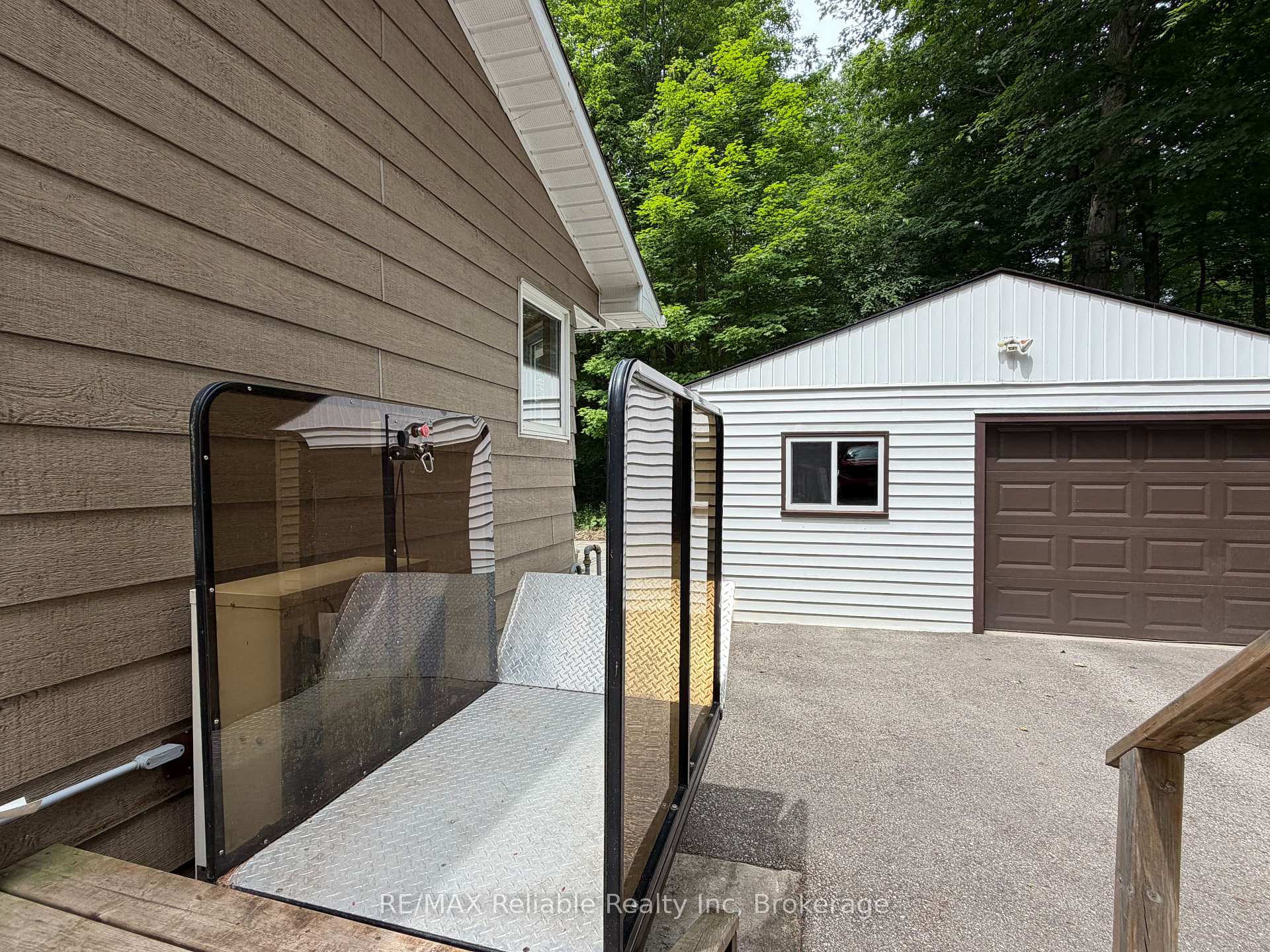 Photo 3 of 117 Tamarack Drive, Central Huron, Goderich — HOMEH