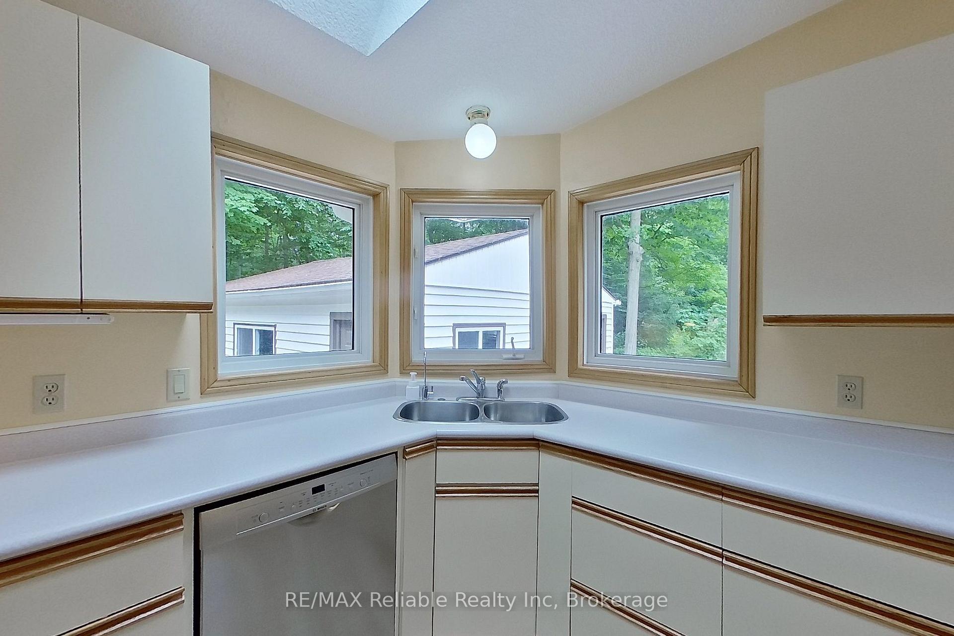 Photo 12 of 117 Tamarack Drive, Central Huron, Goderich — HOMEH