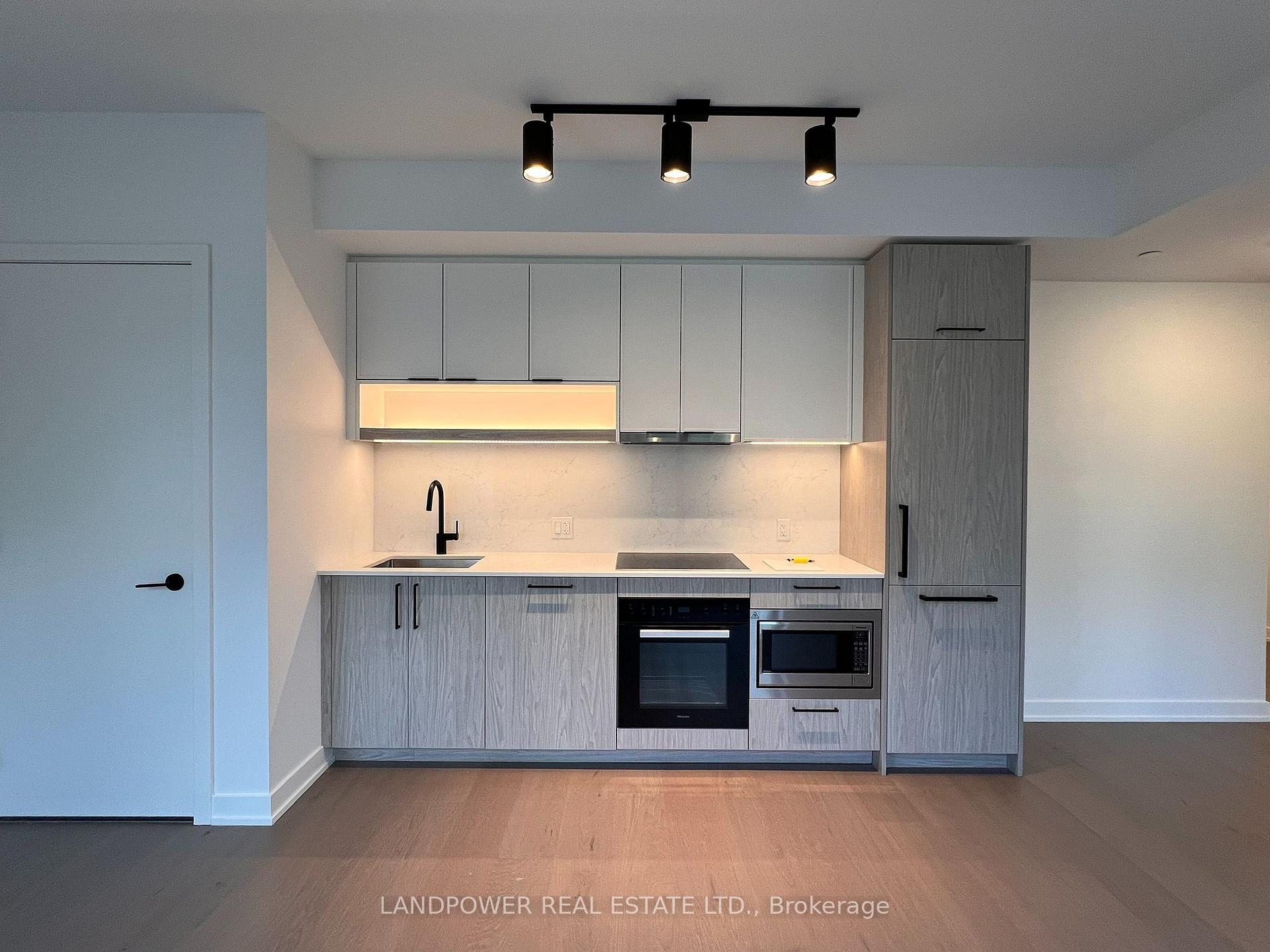 Photo 8 of Unit 509, 91 Montclair Avenue, Toronto, Forest Hill South — HOMEH