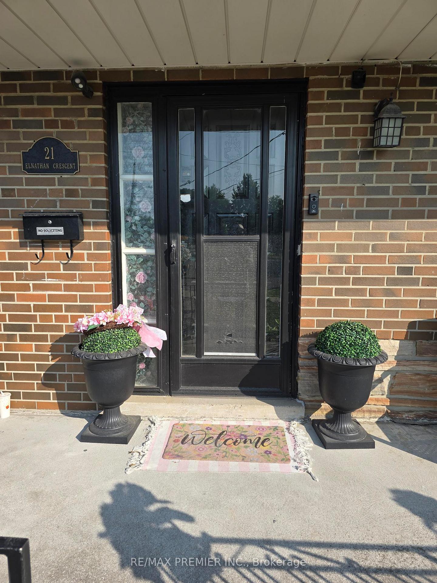Photo 2 of Unit Main, 21 Elnathan Crescent, North York, Humber Summit — HOMEH