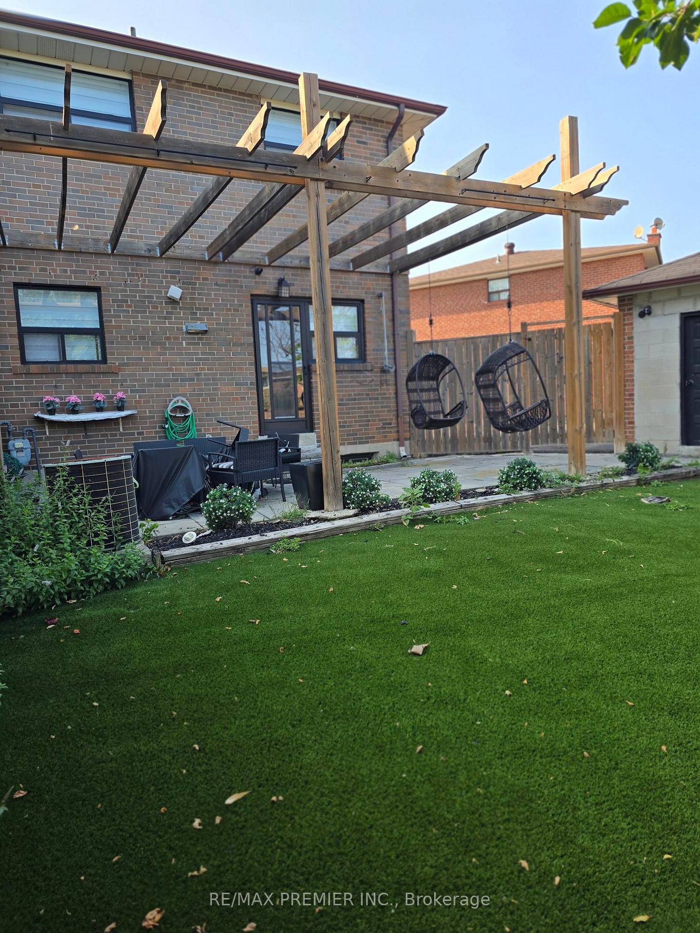 Photo 24 of Unit Main, 21 Elnathan Crescent, North York, Humber Summit — HOMEH