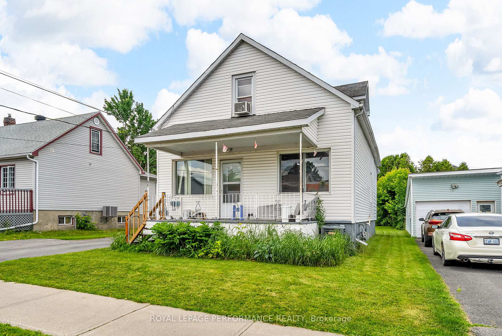 Photo 2 of 420 Carleton Street, Cornwall — HOMEH