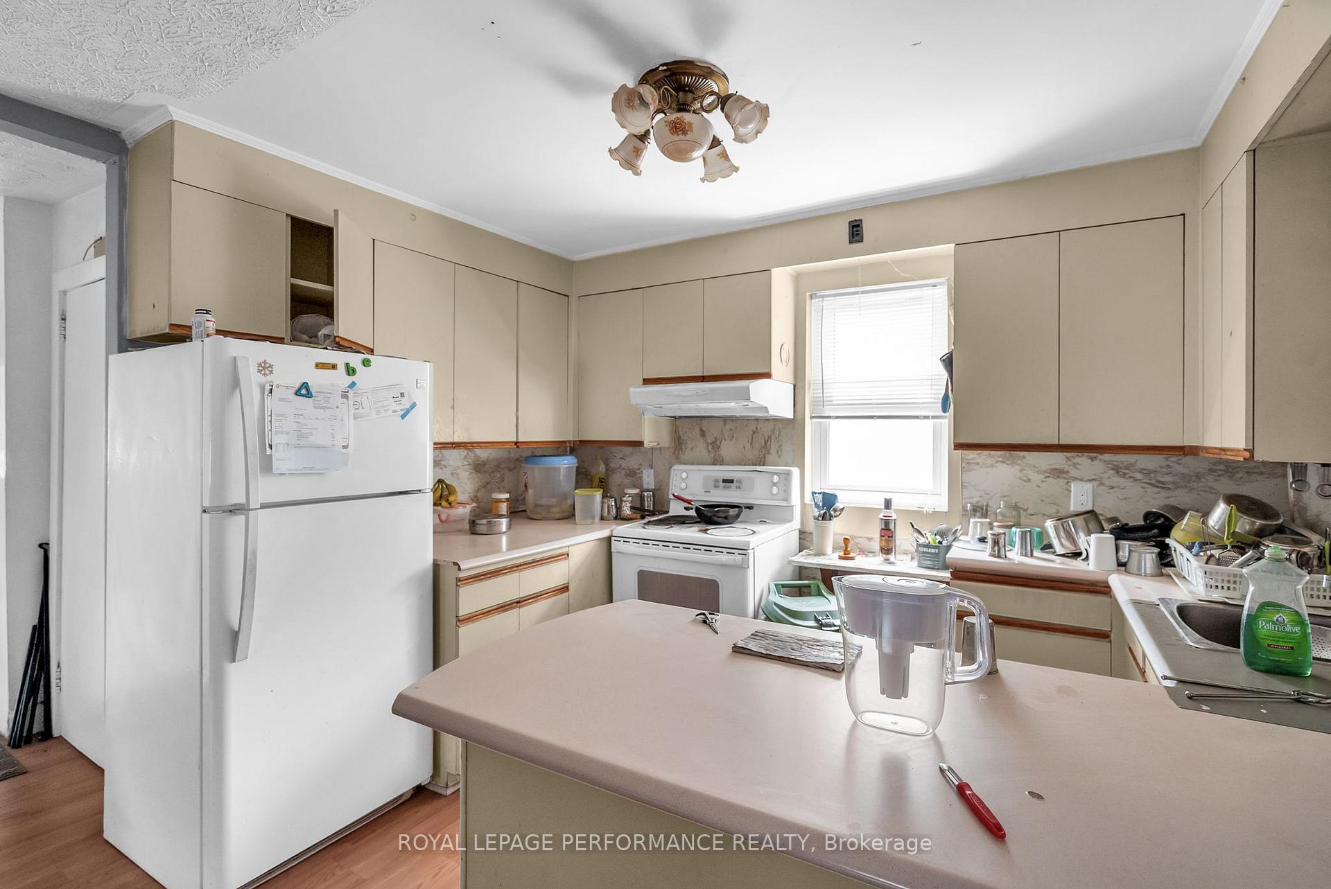 Photo 6 of 420 Carleton Street, Cornwall — HOMEH