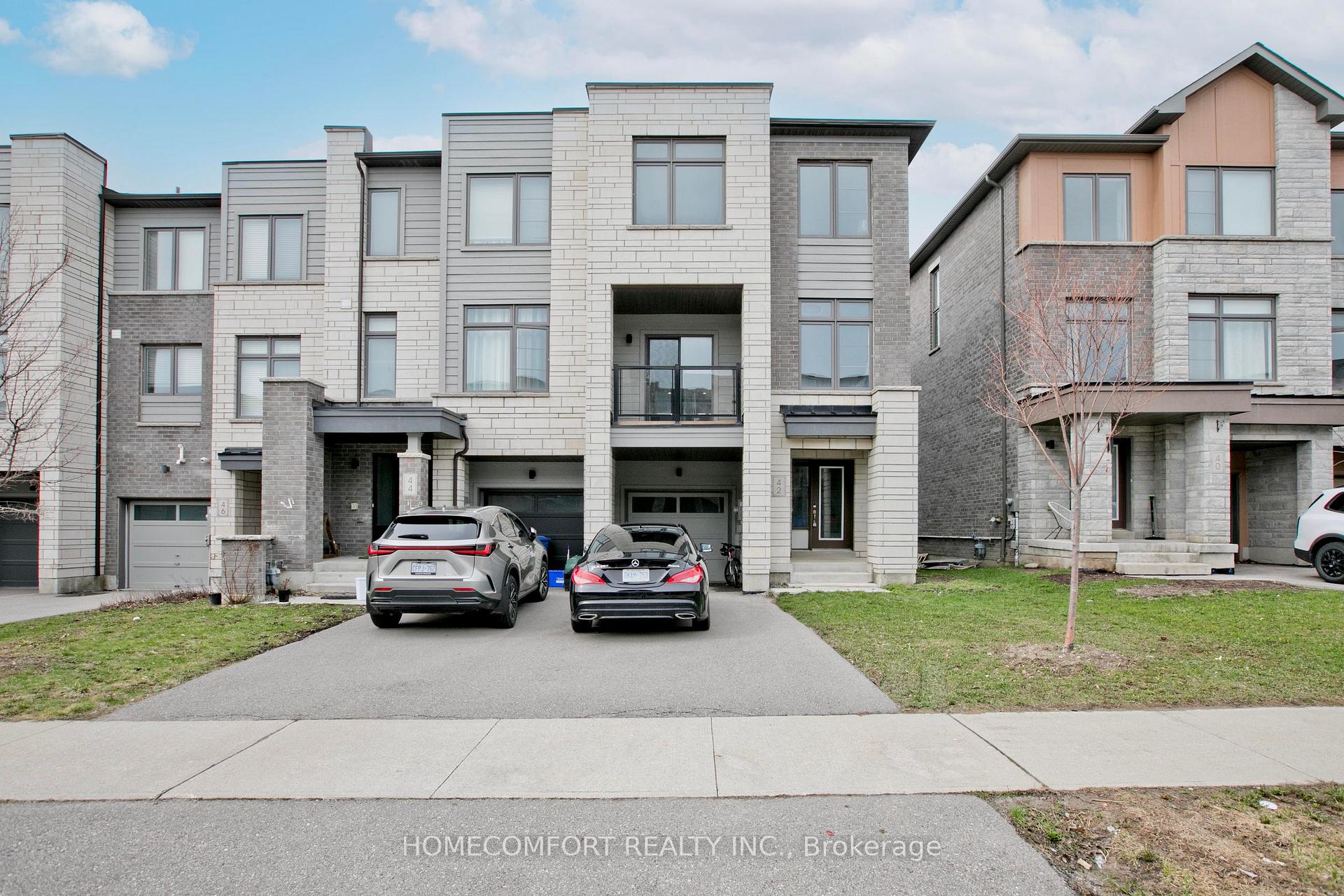 Photo 2 of 42 Vantage Loop, Newmarket, Woodland Hill — HOMEH
