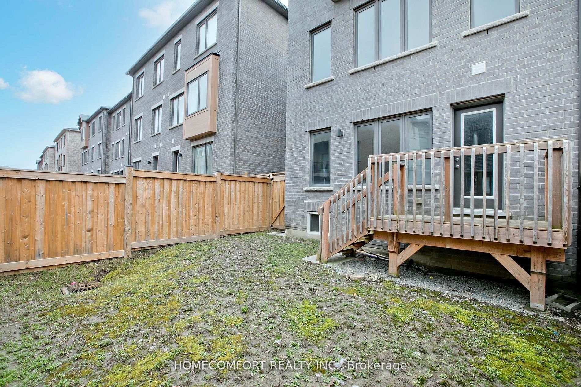 Photo 16 of 42 Vantage Loop, Newmarket, Woodland Hill — HOMEH