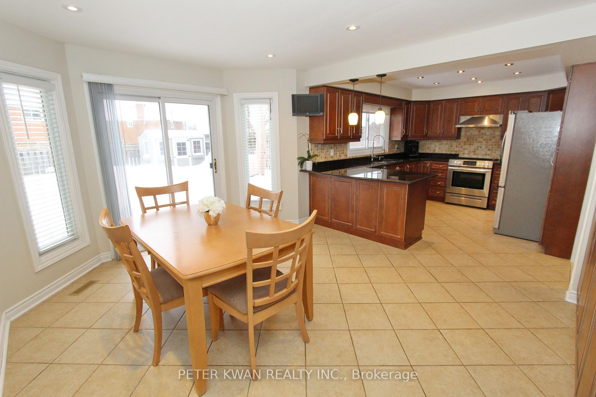 Photo 17 of 20 Saratoga Road, Markham, Markville — HOMEH