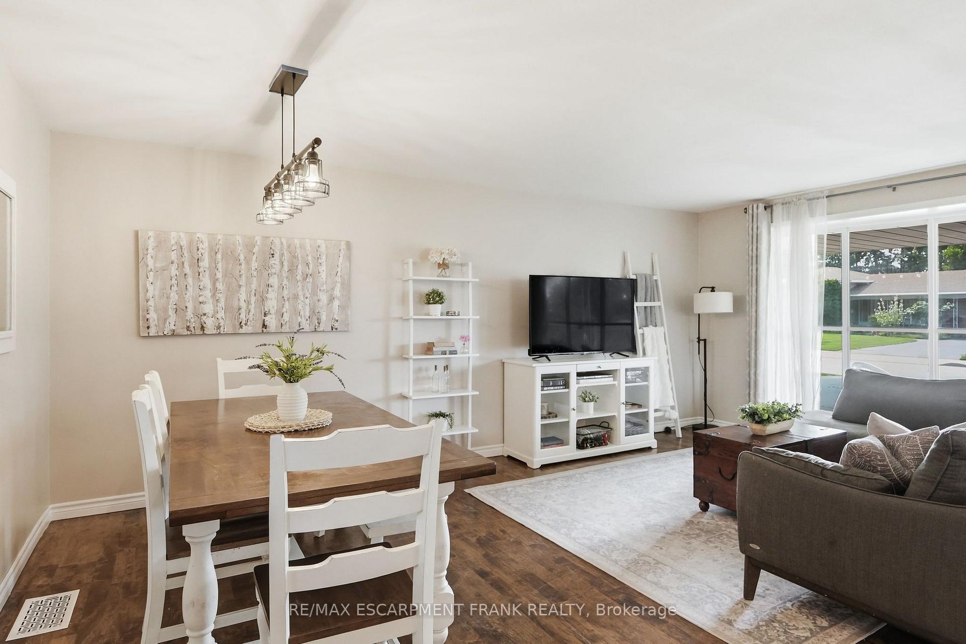 Photo 10 of 62 Owen Place, Hamilton, Greenford — HOMEH