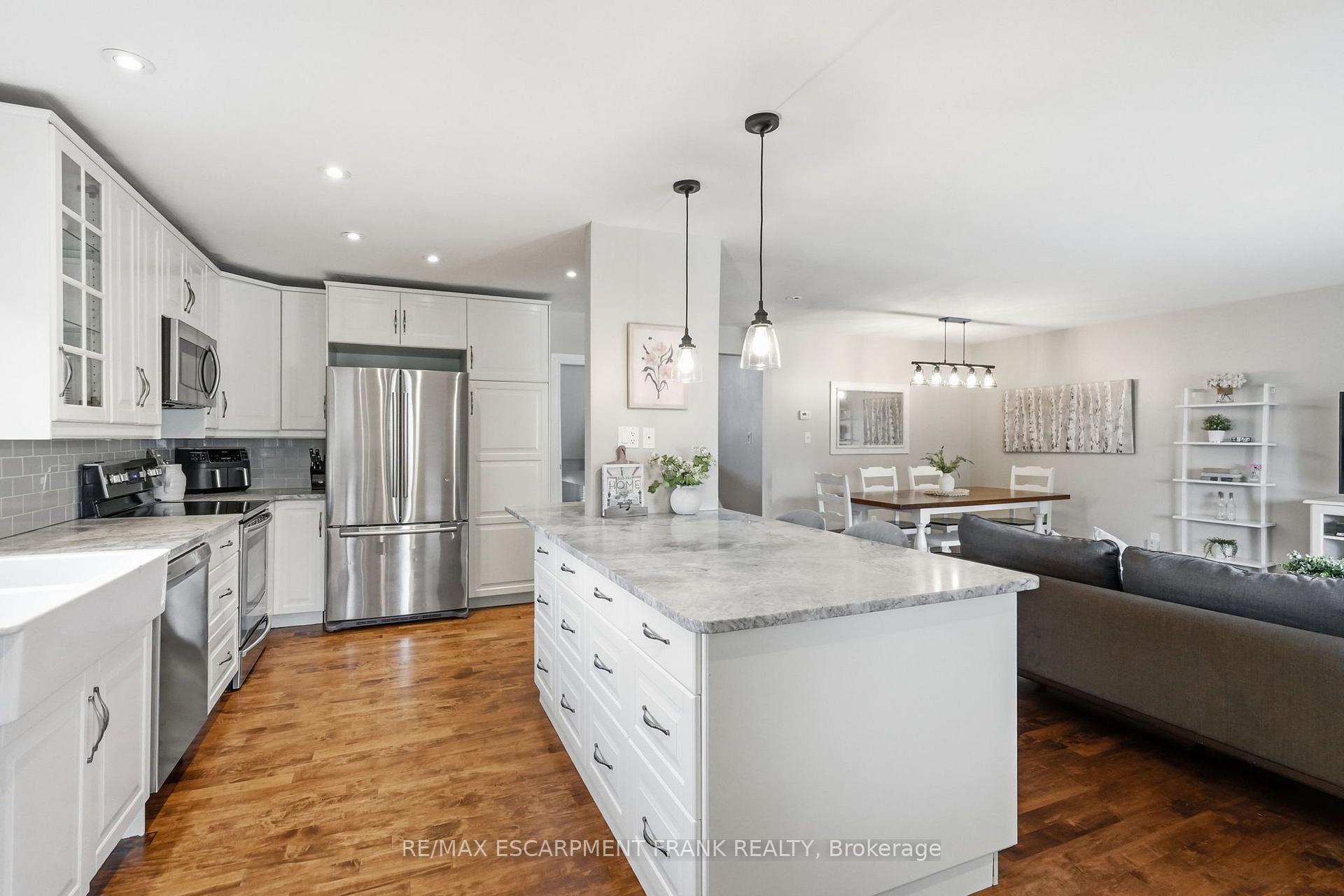 Photo 11 of 62 Owen Place, Hamilton, Greenford — HOMEH
