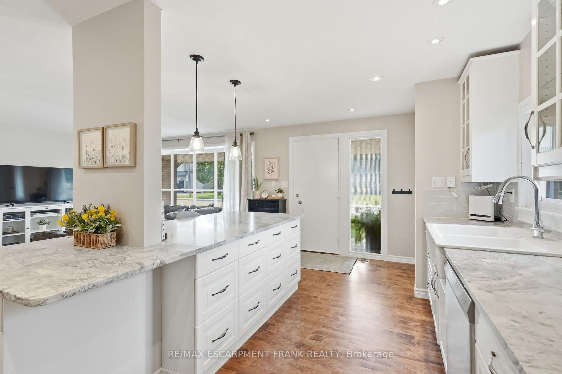 Photo 15 of 62 Owen Place, Hamilton, Greenford — HOMEH