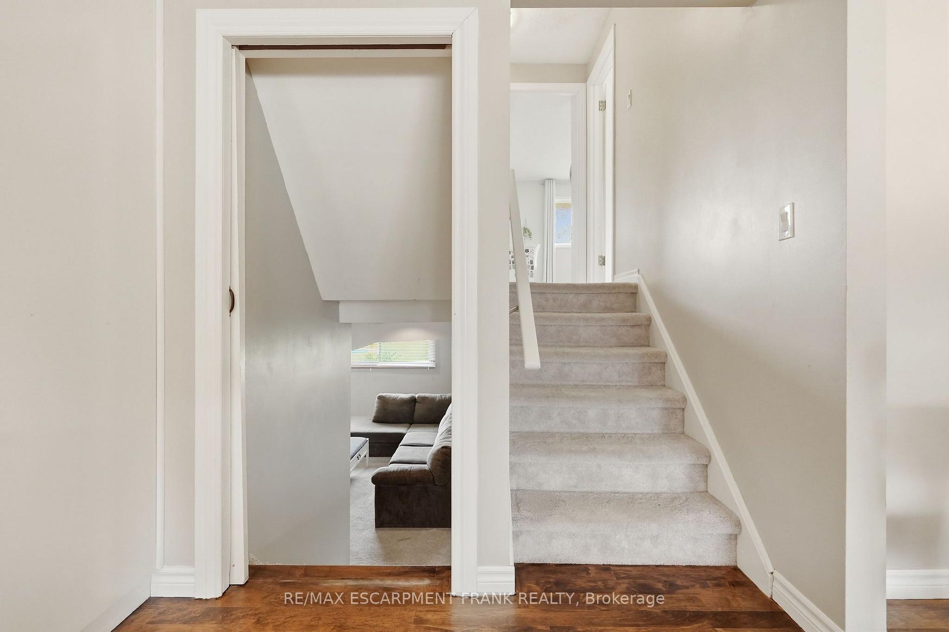 Photo 21 of 62 Owen Place, Hamilton, Greenford — HOMEH