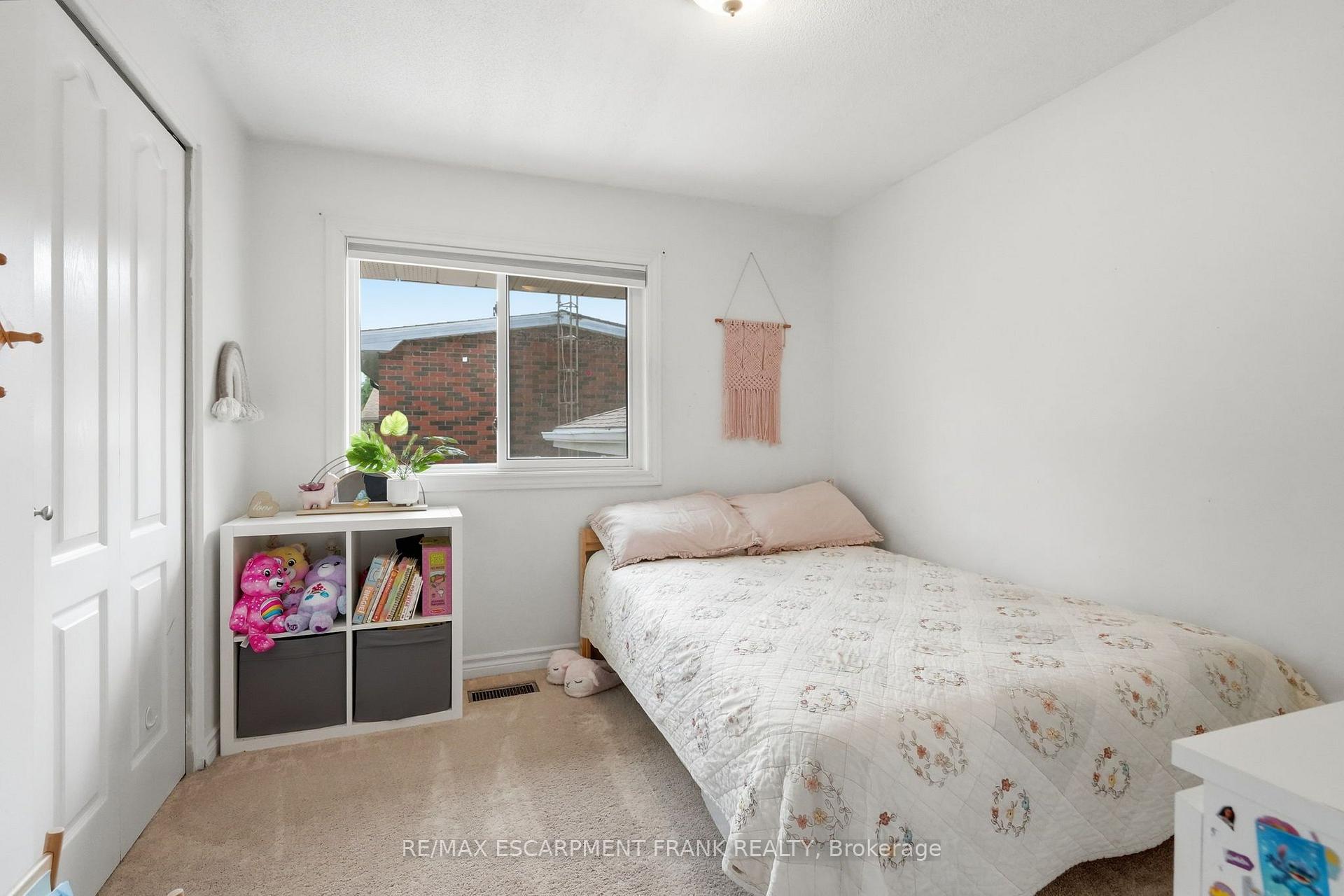 Photo 22 of 62 Owen Place, Hamilton, Greenford — HOMEH