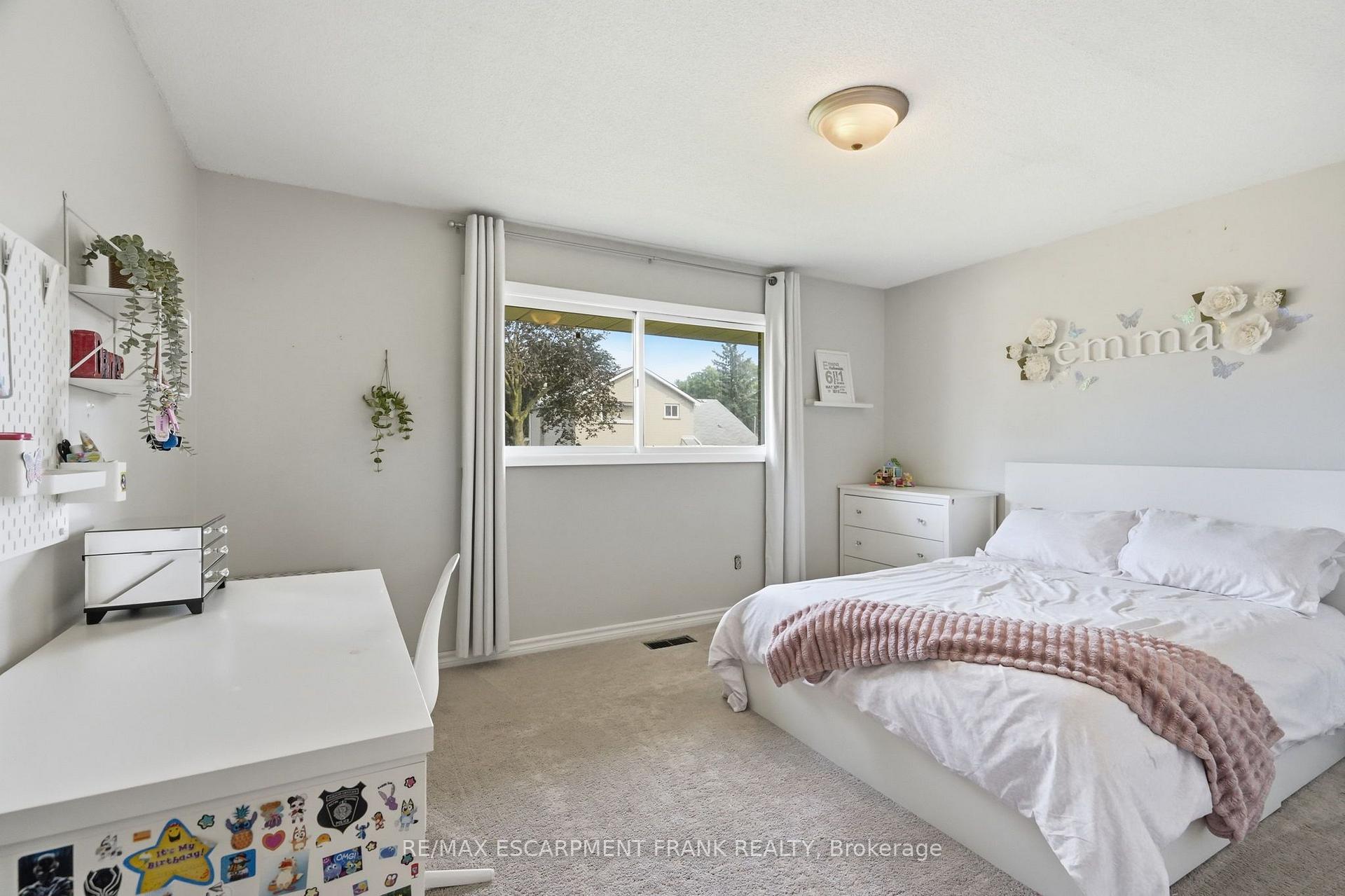 Photo 23 of 62 Owen Place, Hamilton, Greenford — HOMEH