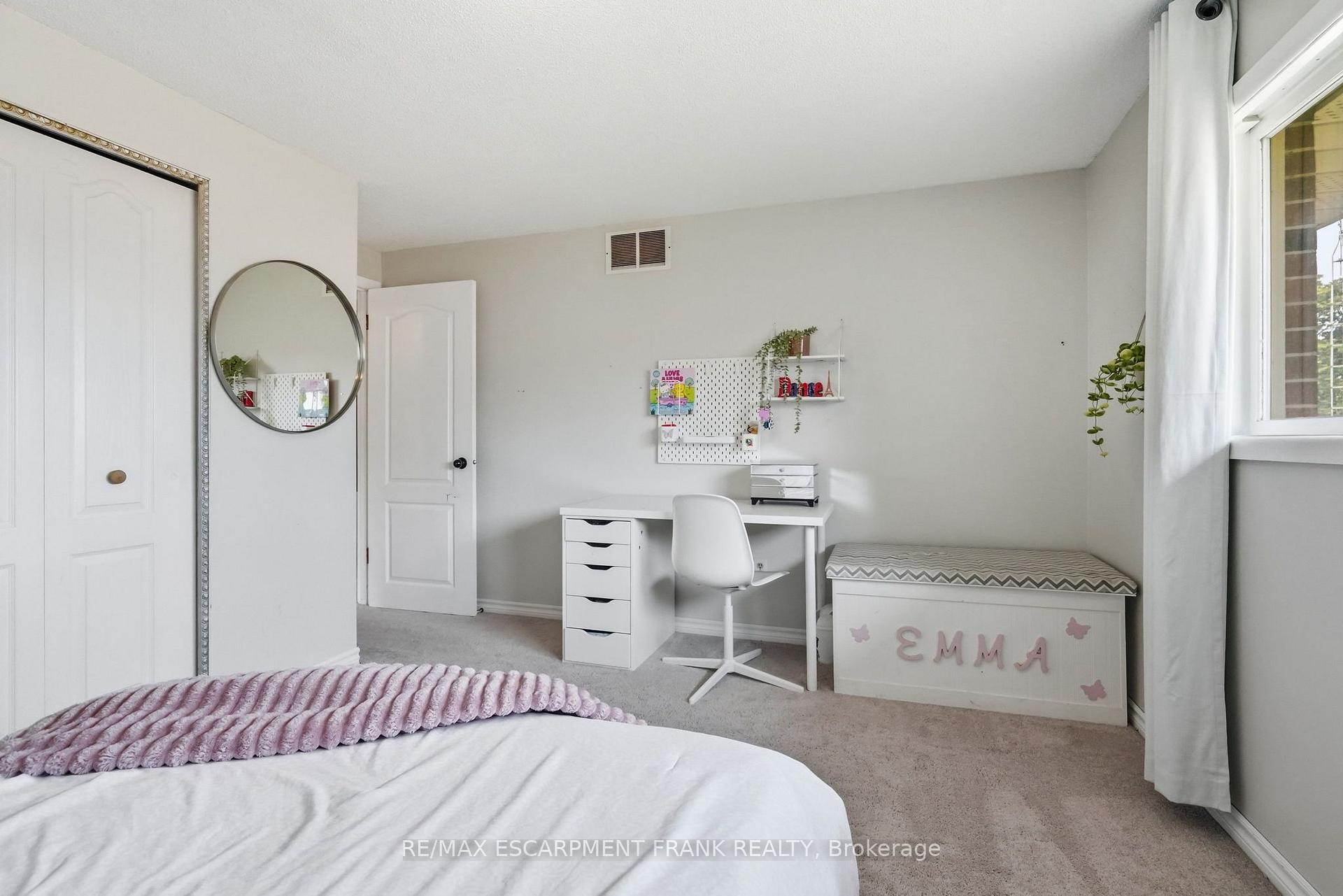 Photo 24 of 62 Owen Place, Hamilton, Greenford — HOMEH