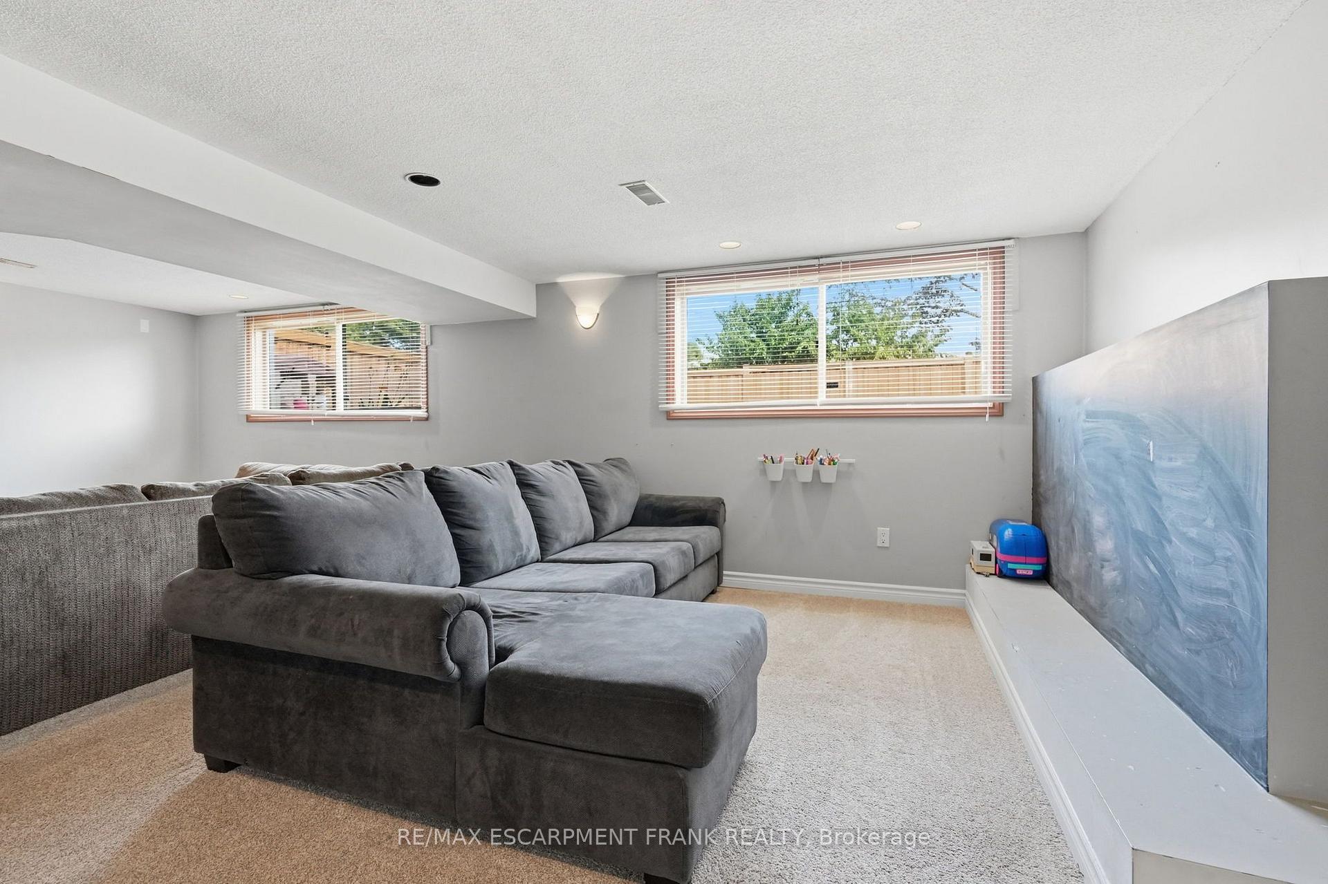 Photo 36 of 62 Owen Place, Hamilton, Greenford — HOMEH
