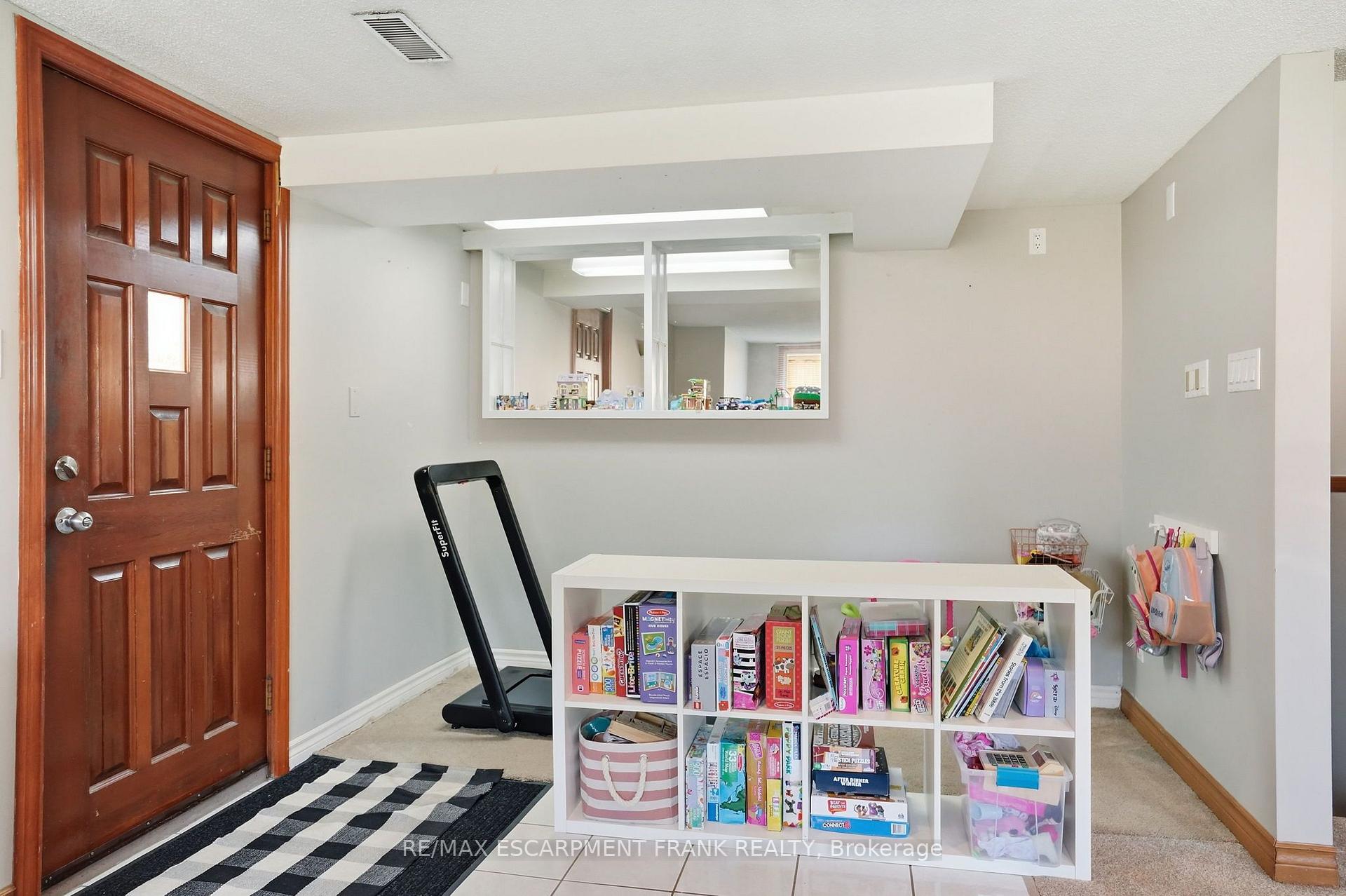 Photo 37 of 62 Owen Place, Hamilton, Greenford — HOMEH