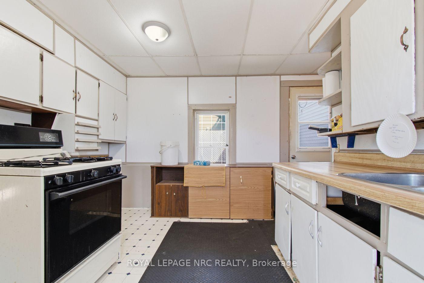 Photo 14 of 592 Fielden Avenue, Port Colborne, Main Street — HOMEH
