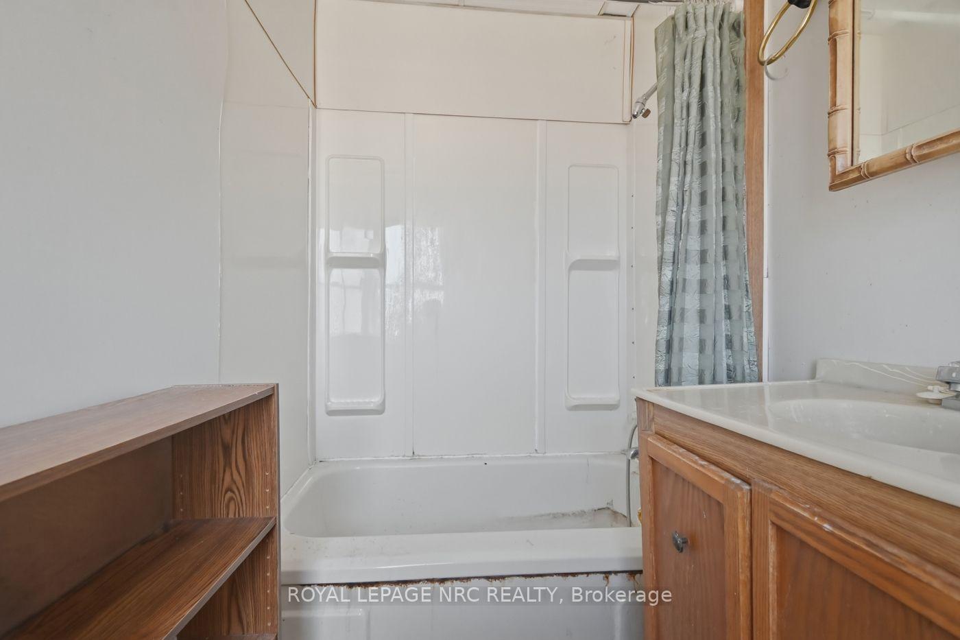 Photo 16 of 592 Fielden Avenue, Port Colborne, Main Street — HOMEH