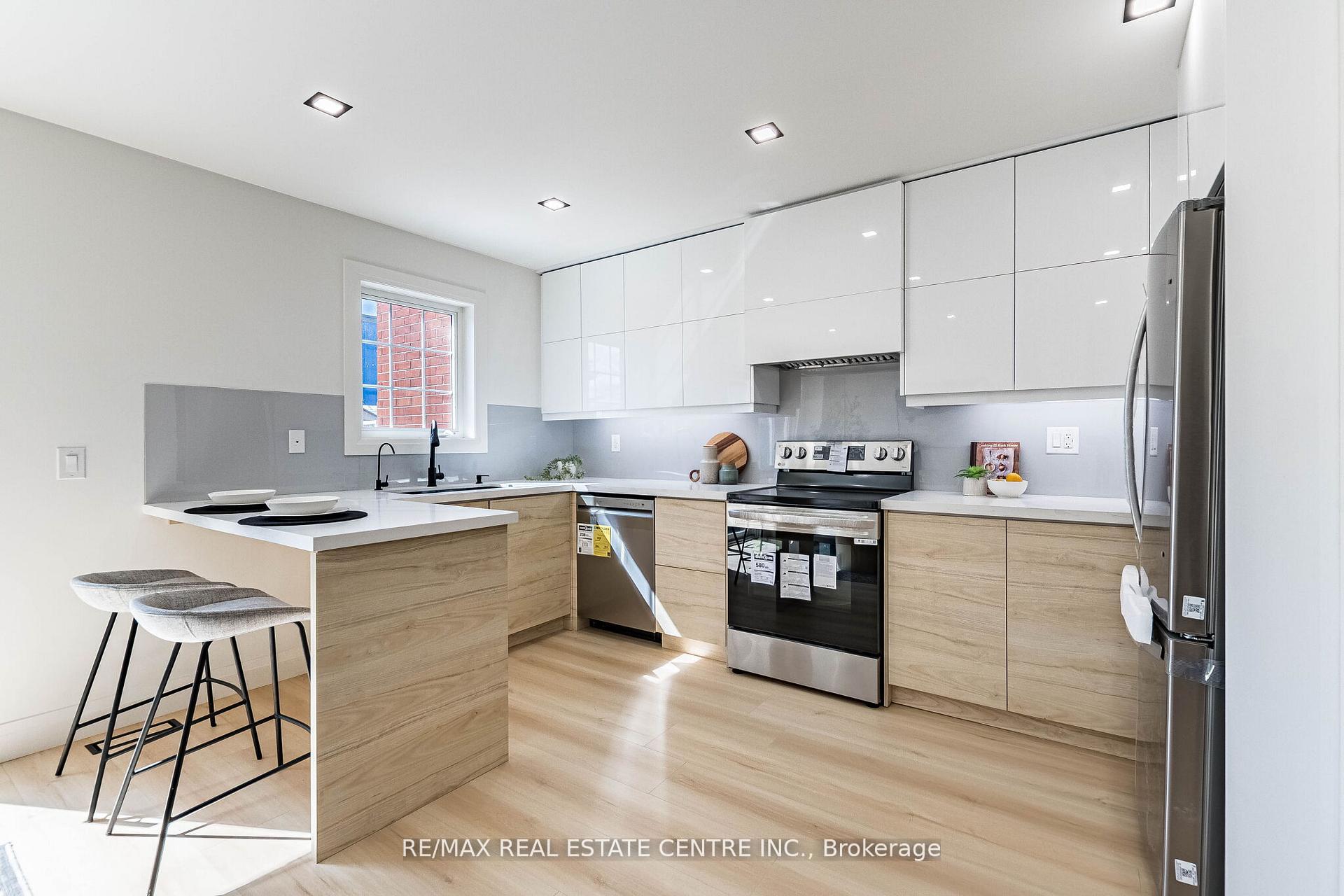Photo 9 of 51 Checkerberry Crescent, Brampton, Sandringham-Wellington — HOMEH