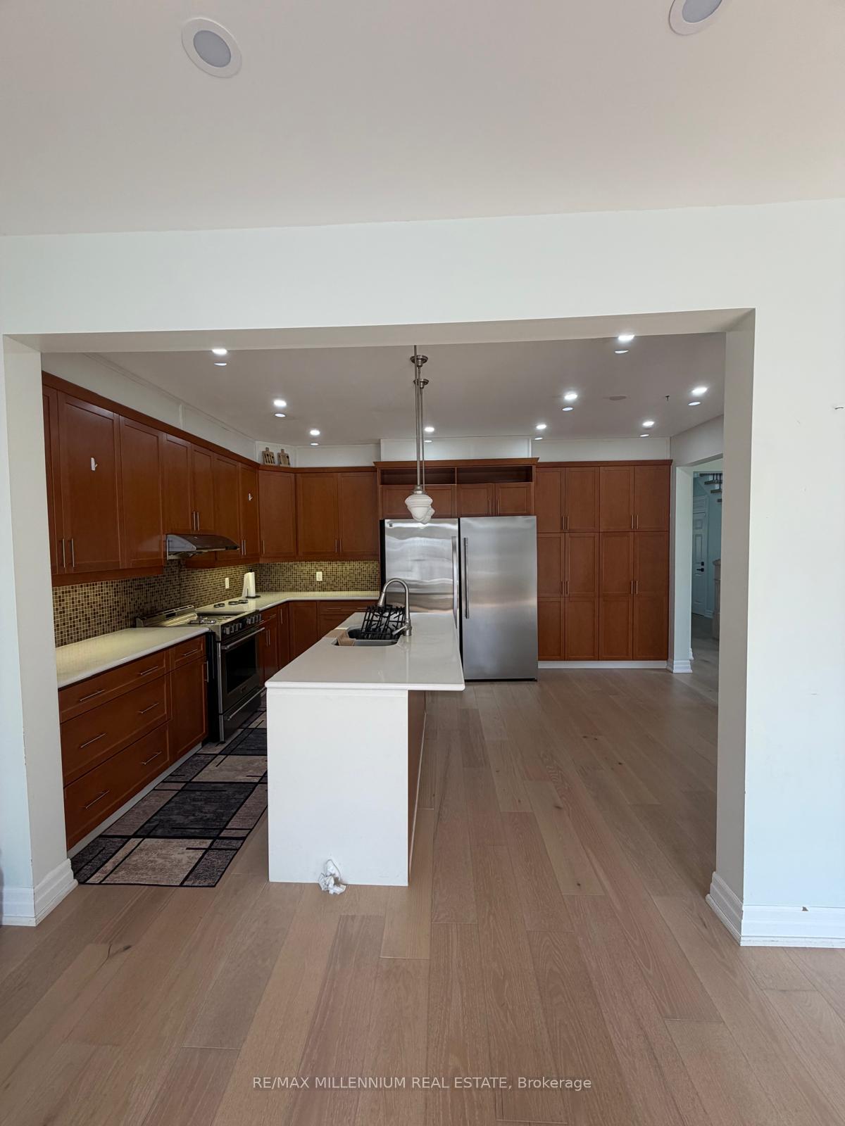 Photo 3 of 17 Haverty Trail, Brampton, Northwest Brampton — HOMEH