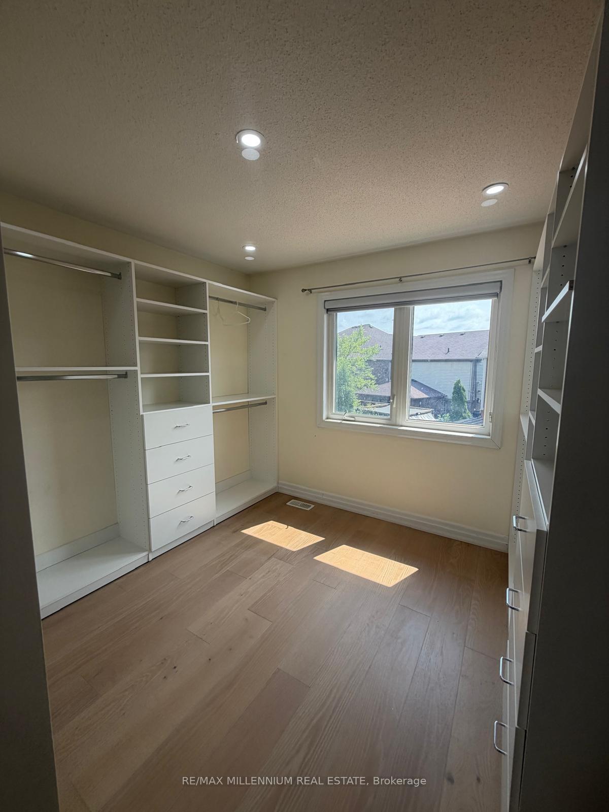 Photo 10 of 17 Haverty Trail, Brampton, Northwest Brampton — HOMEH