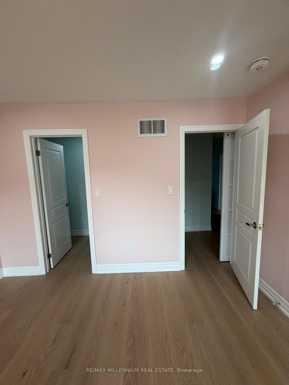 Photo 12 of 17 Haverty Trail, Brampton, Northwest Brampton — HOMEH